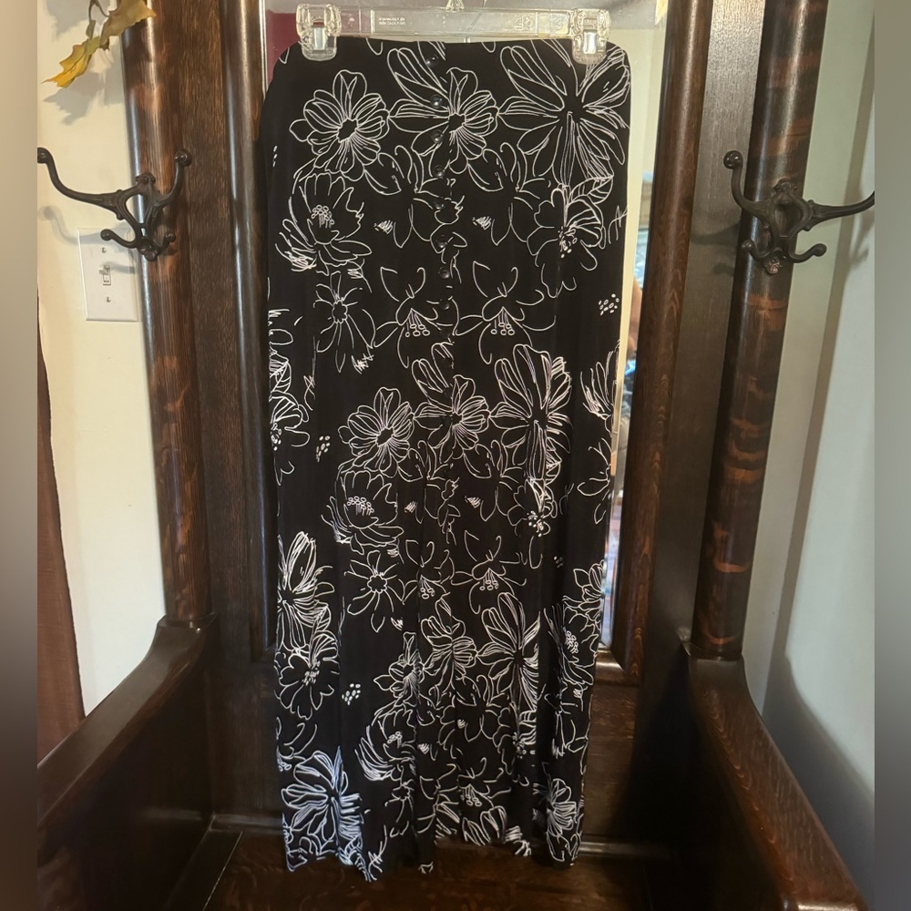 Briggs New York Skirt